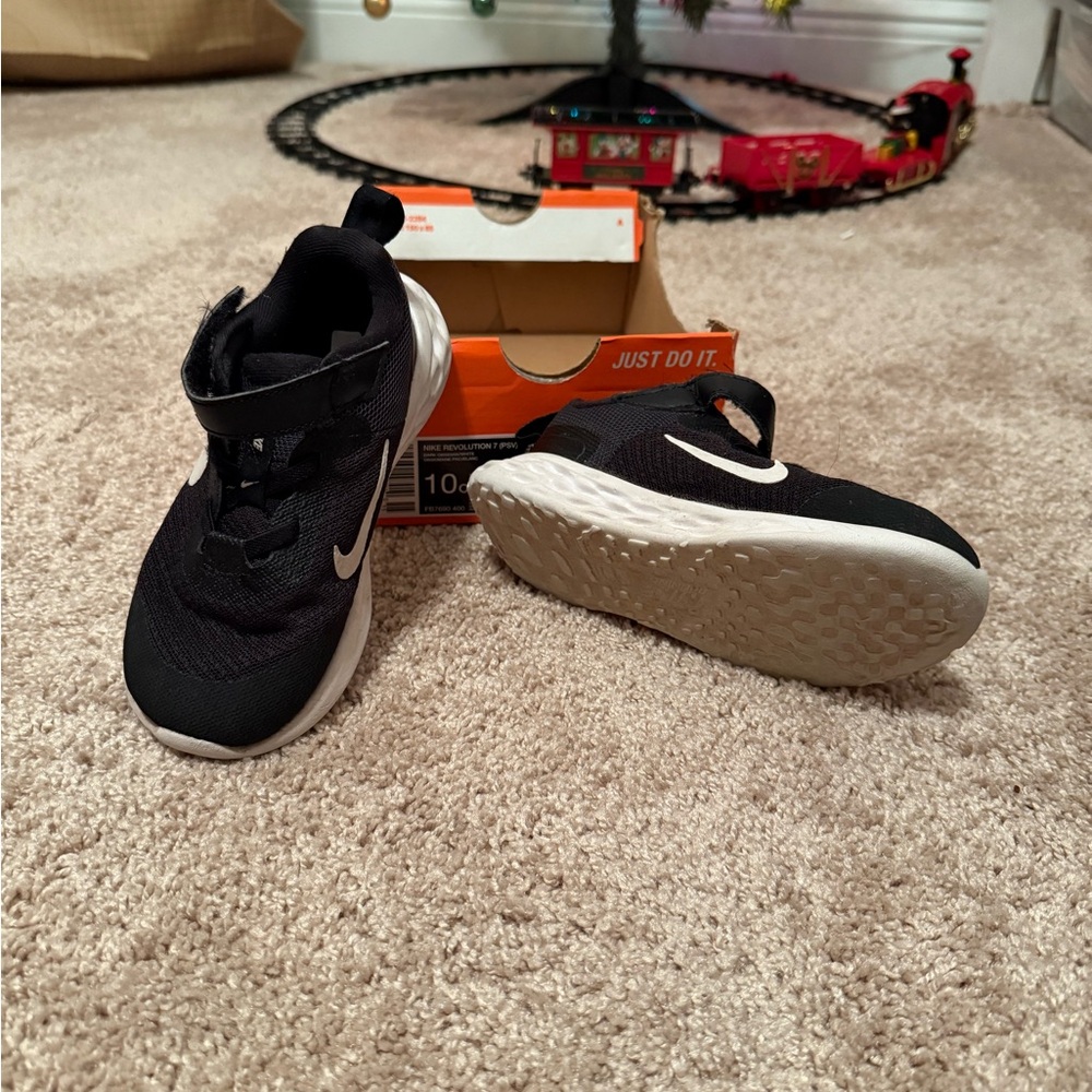 Nike Kids Black and White Sneakers